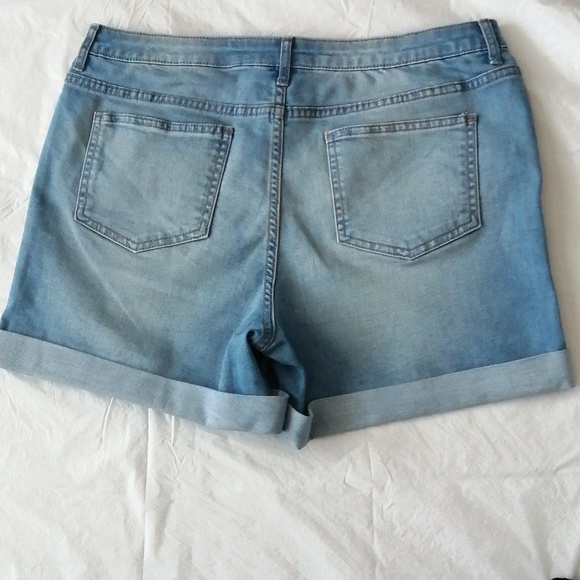 George Jeans Shorts - Picture 4 of 5